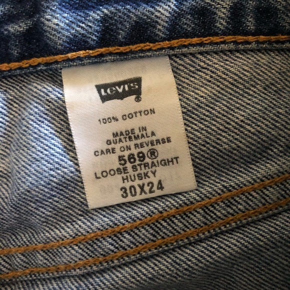 Vintage Levi’s Jean Shorts - Picture 3 of 4